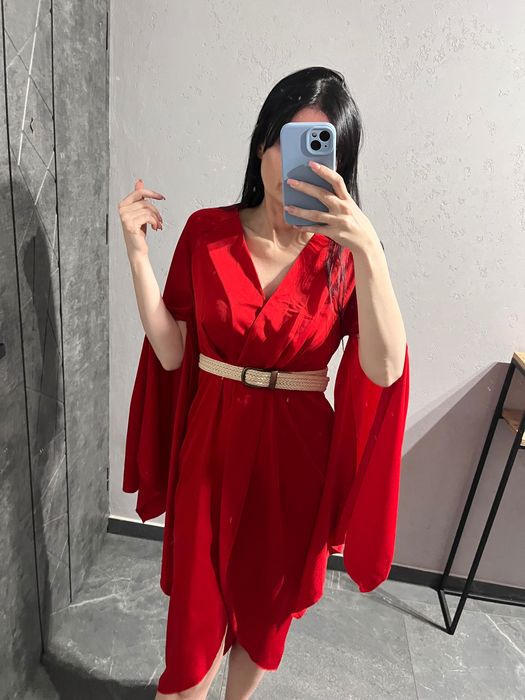 Czerwona sukienka midi