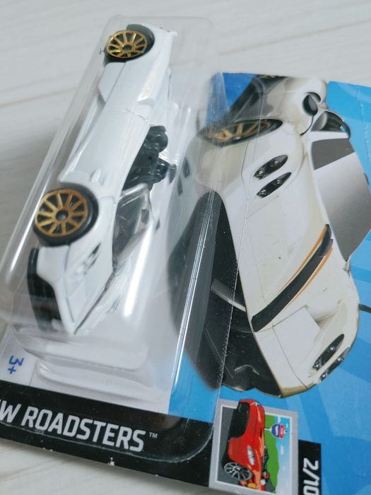Hot Wheels '17 Pagani Huayra Roadster Roadsters Nowy