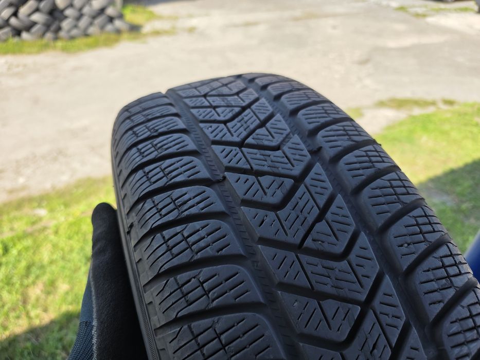 Зимові шини Pirelli 225/65 r17