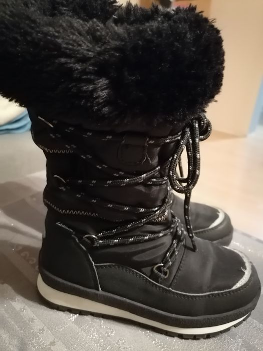 Śniegowce dziewczynka