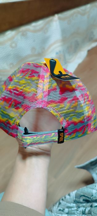 Фирменная кепка Teva