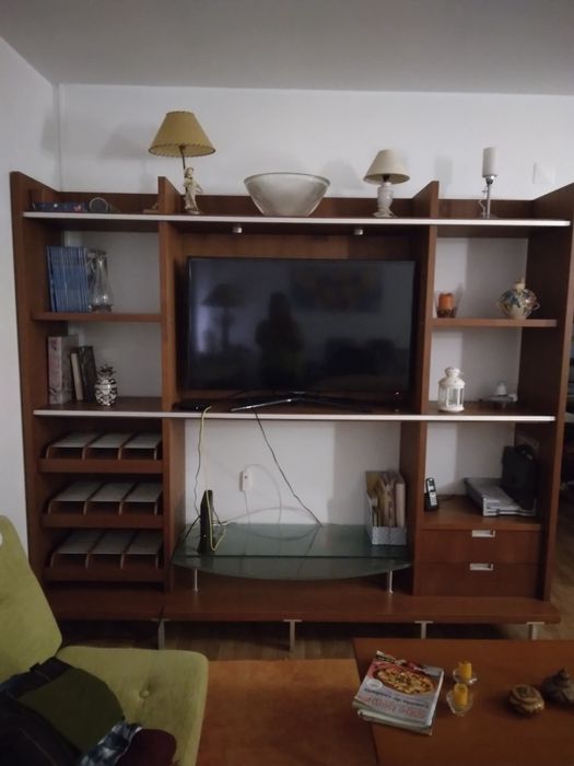 Móvel, estante e bar