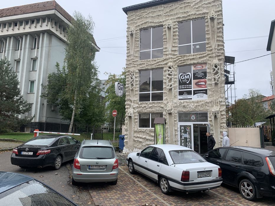 Оренда 70 м.2  1 поверх в Центрі міста