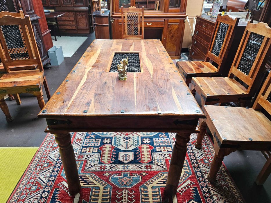 Excelente mesa em madeira maciça - Estilo Mexicano - óptimo estado e