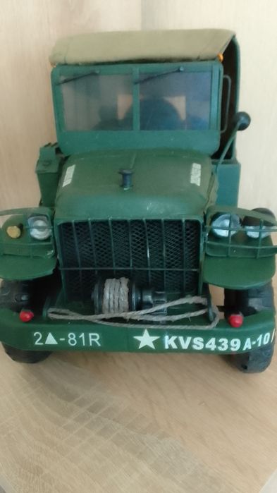 Модель военного авто. Металл.