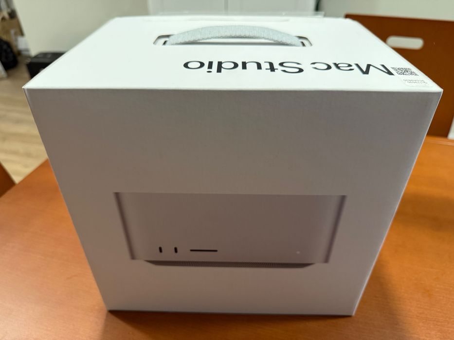MacStudio M2 Ultra 1TB/64GB