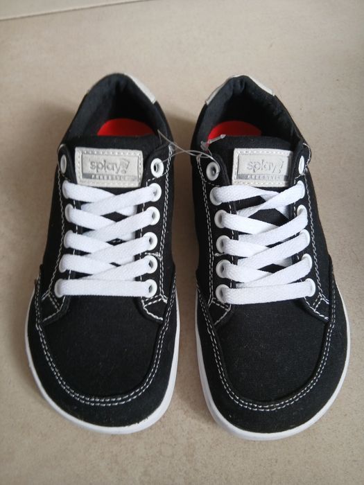 Ténis Barefoot Splay Freestyle (Preto/Branco) – Novos ( N 33 )