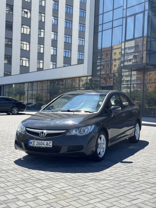 В продаже Honda Civic 2008 года 1.8