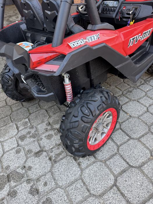 Jeep 4x4 auto na akumulator