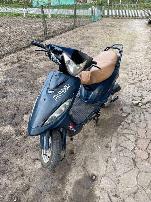 Продам скутер 80 кубів
