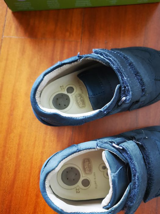 Botas de criança marca CHicco em bom estado com portes incluídos