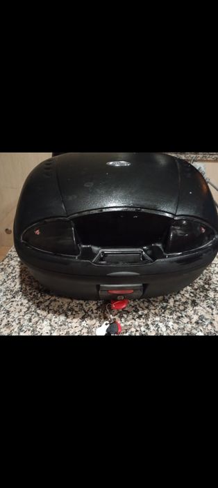 Baú de mota  usado como novo