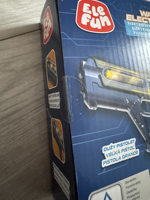 Elektryczny pistolet na wode