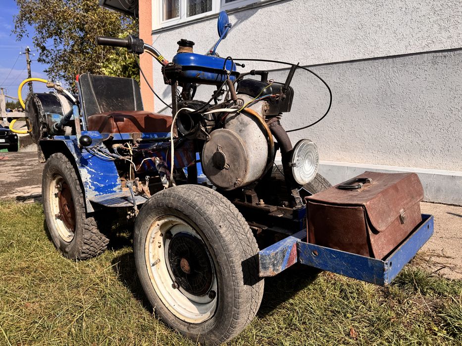 Тракторець, картоплесаджалка, причіп та навісне