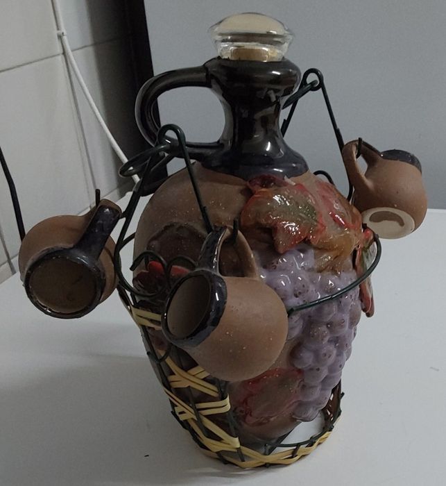 JARRO COLECÇÃO com MINI CANECAS,PEÇA DECORATIVA ou USO. Casa Sala Cozinha Quarto Bar Restauração.