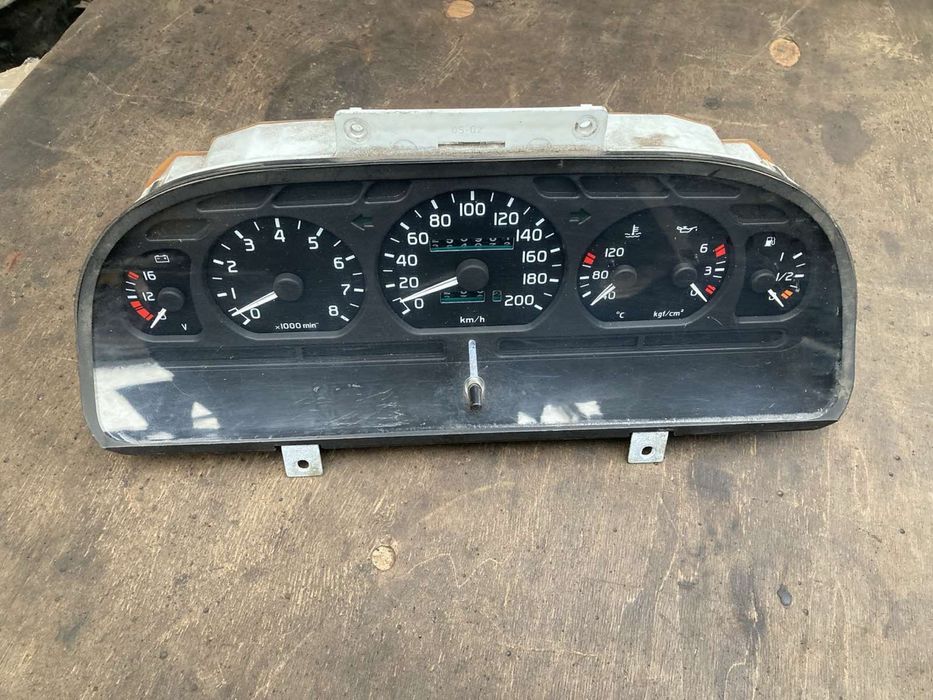 Прибори, приборна панель ,панель приладів, спідометр волга , газель.