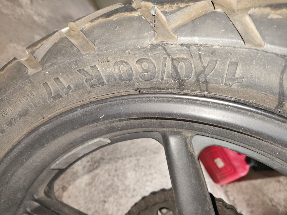 Pneu Continental TKC70
Medidas 170/60 R 17
Com pouco uso