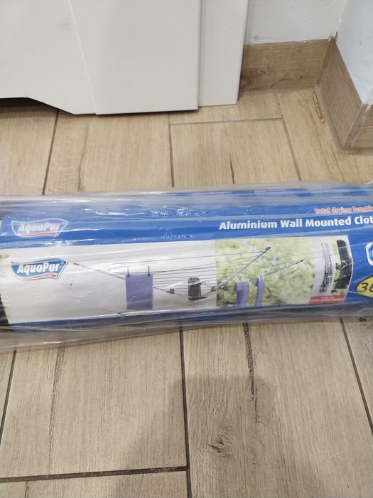 Suszarka ogrodowa  na pranie do zamontowania przy ścianie