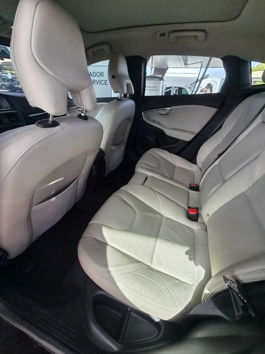 Volvo V40 D2 2012 Preto