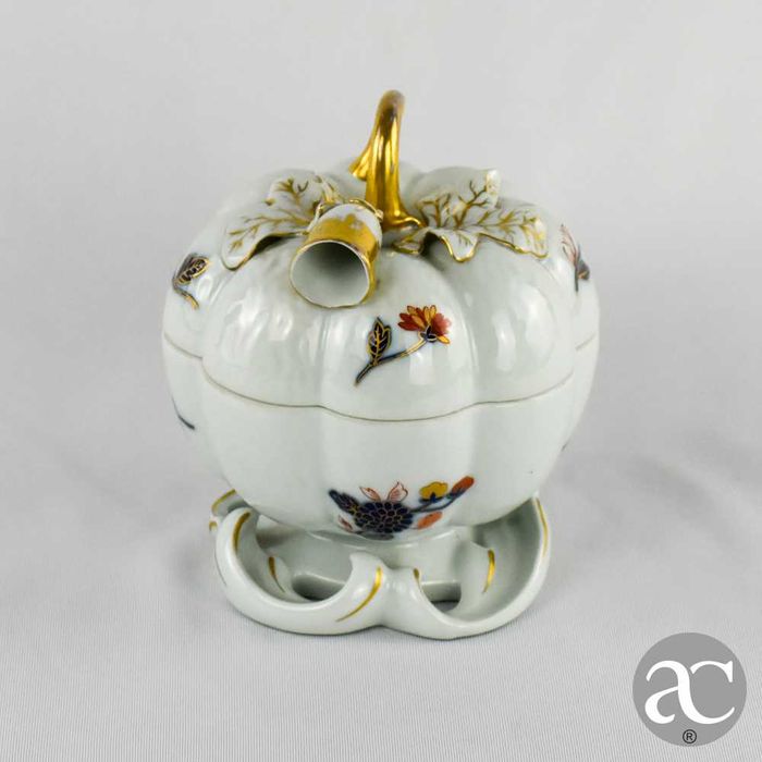 Caixa em forma de abóbora, Porcelana Vista Alegre, decoração Imari