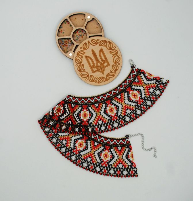 Силянка "Калиновий оберіг"
100% ручна робота з чеського бісеру Presios