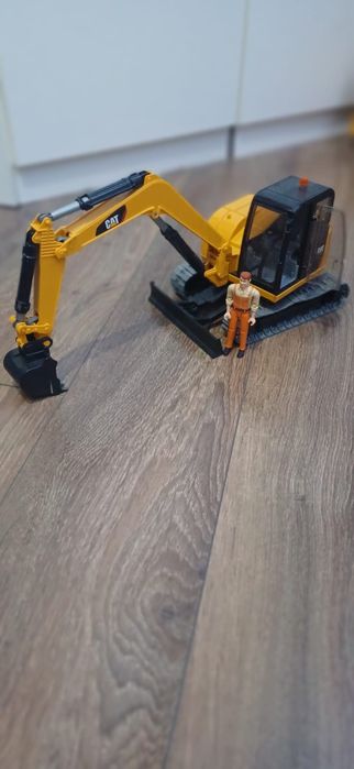 Minikoparka z figurką