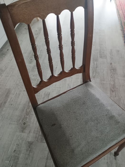 Krzesło tapicerowane z oparciem