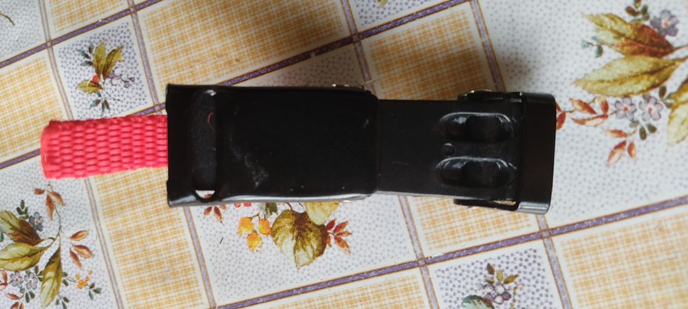 Застёжка на мотошлем,велошлем