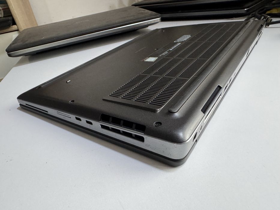 Dell Precision 7540 / 15.6"FHD IPS  i7-9850H/16GB/256GB SSD/Intel UHD