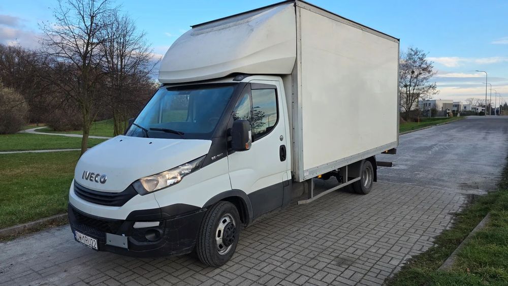 Iveco Daily  Iveco Daily kontener + winda 750kg , euro 6 bez AB.
