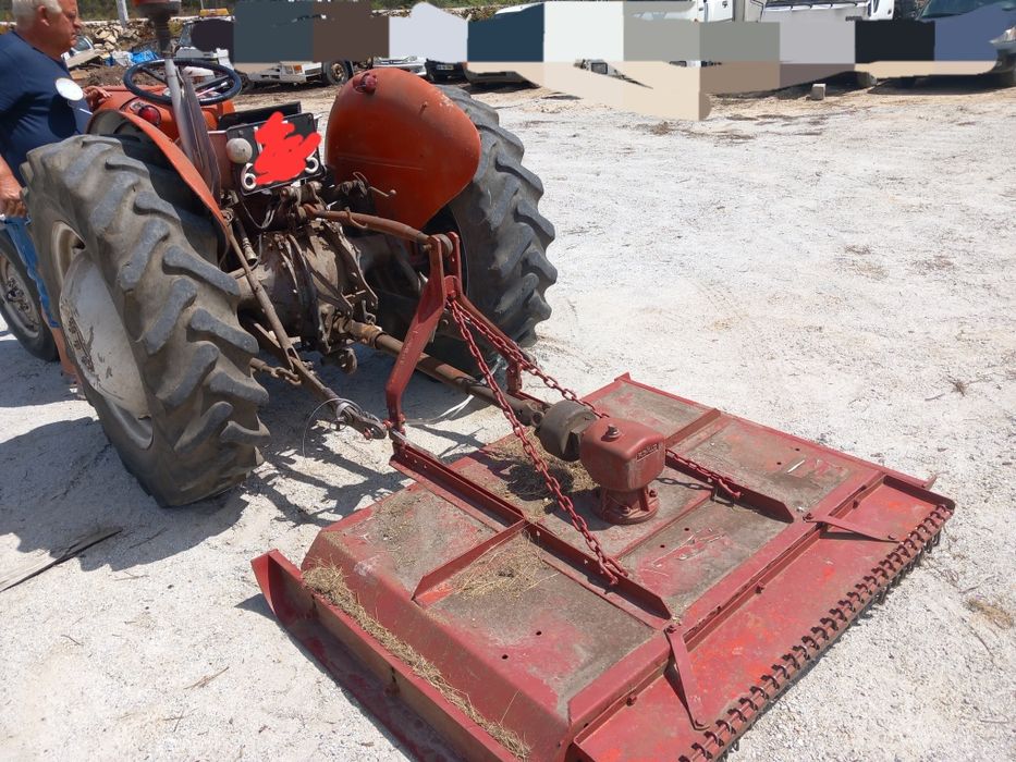 Varios- Trator Massey Ferguson 135 com documentos