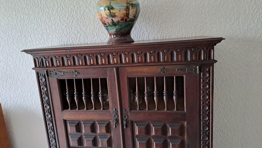 Cristaleira/ aparador de sala