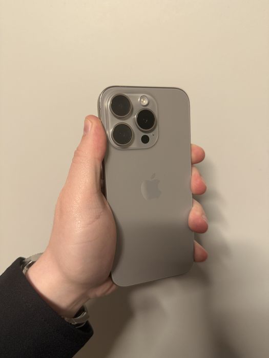 Apple iPhone 15 Pro 128Gb. ( Natural Titanium )