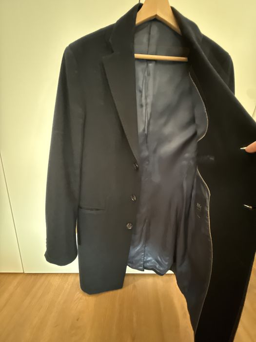 Casaco comprido azul escuro