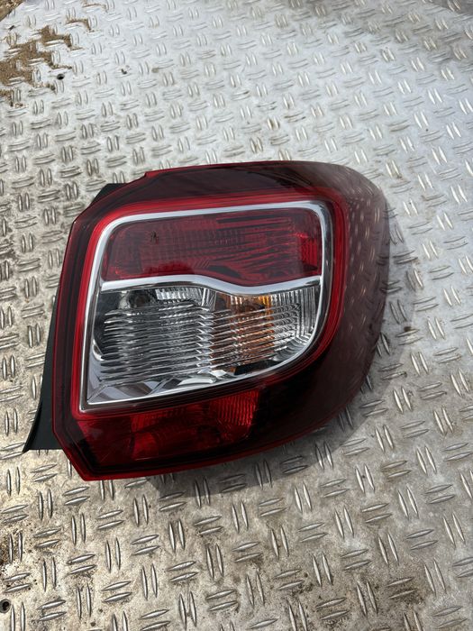 Dacia Sandero II lampa prawa tylna