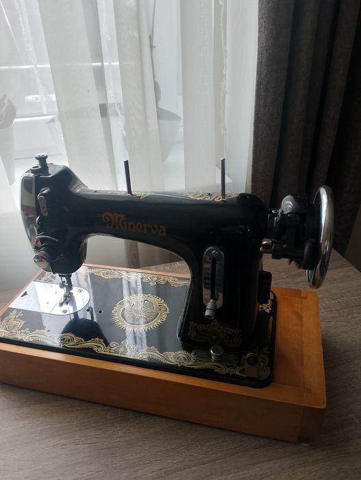 Швейна машина  Minerva  прямострочна.