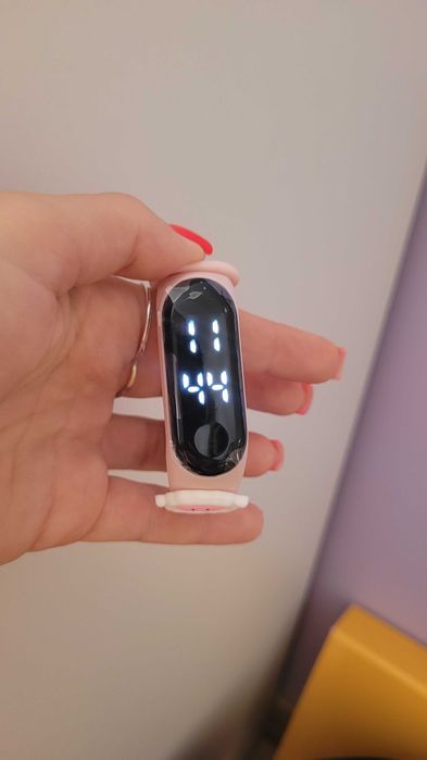 Zegarek na ręke dla dziewczynki