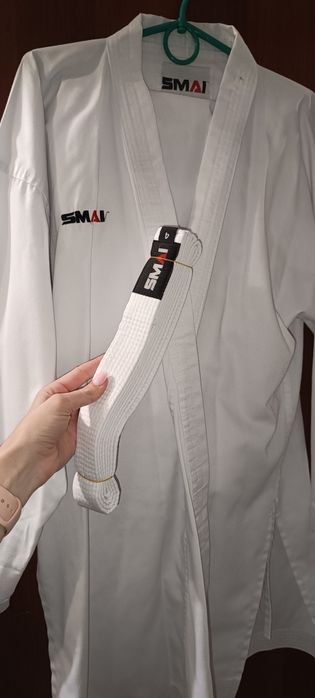 Продам кимоно+ пояс для карате