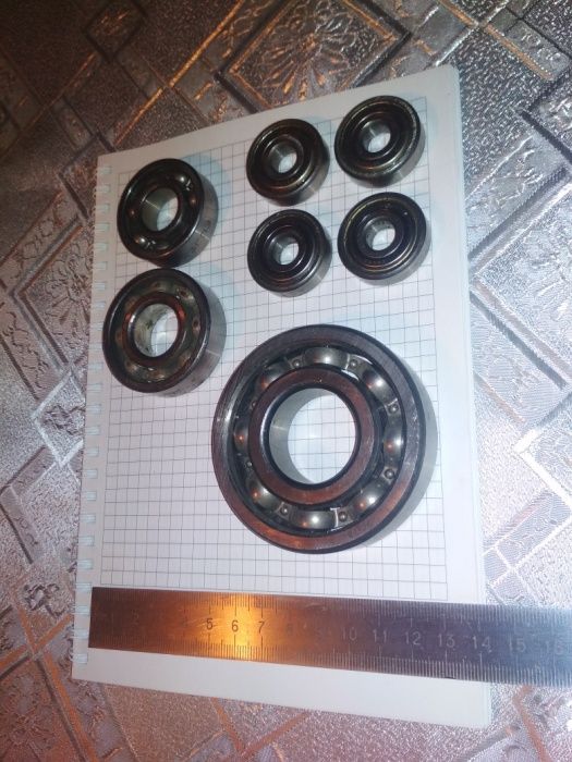 Коллекция подшипники качения разные. NSK , марка : 6200 Z и другие.