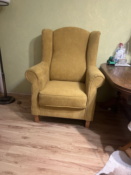 Fotel uszak żółty