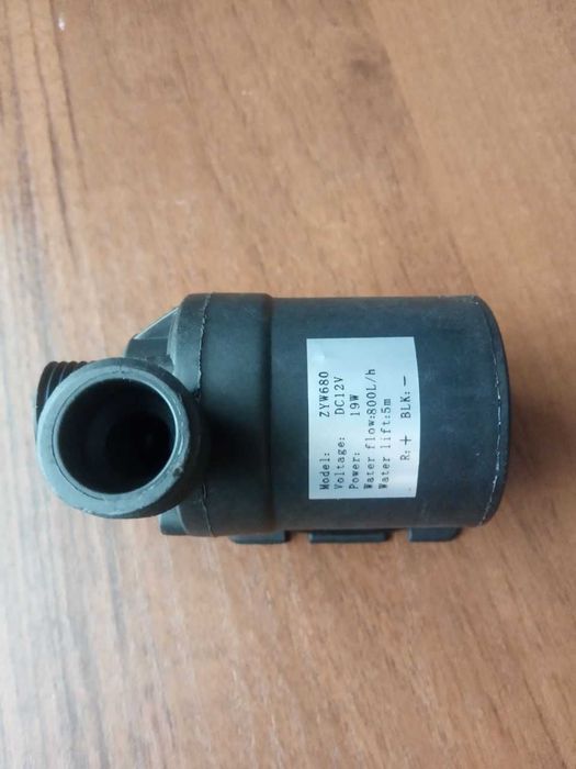 Водяной безщеточный насос  12В Водяний безщітковий насос