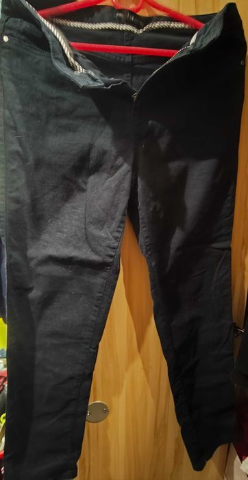 Spodnie damskie jeansy i legginsy