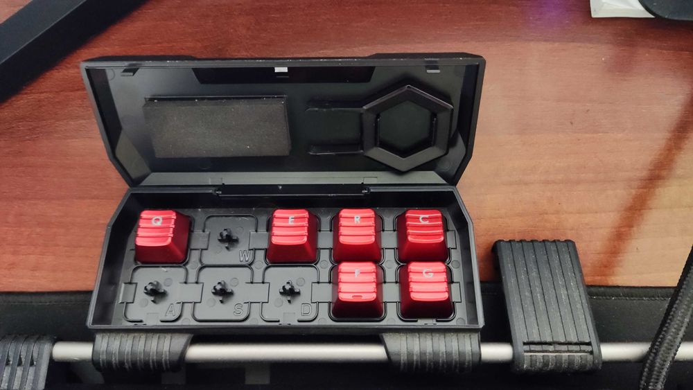 G.SKILL KM780 Mechanical Keyboard with Cherry MX Red Switches64729625484931122