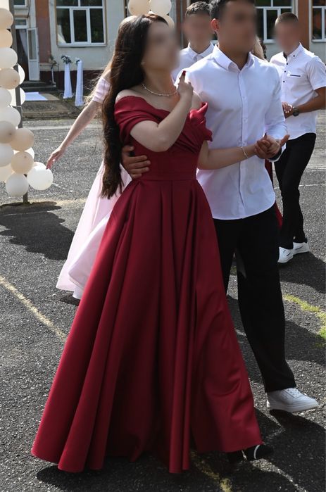 Випускна сукня__