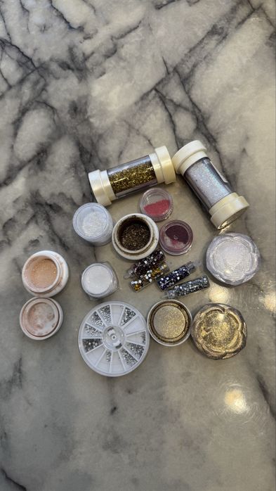 Косметика / тіні помада карандаш