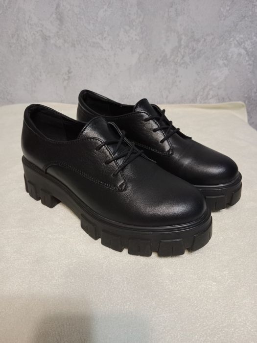 Ботинки, туфли, кроссовки, женская обувь