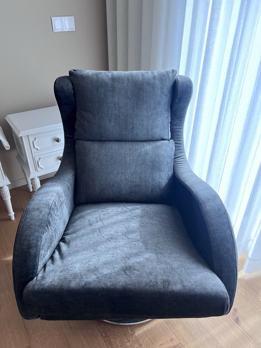 Cadeirão giratório estofado – como novo