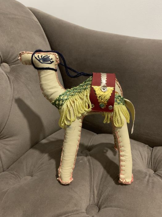 Верблюд сувенир кожа