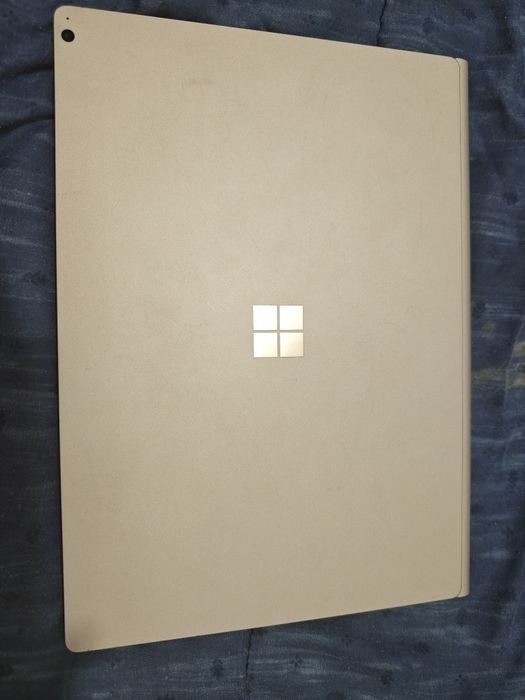 Vendo Surface Book 2