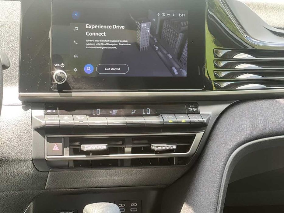 Toyota Camry      2025